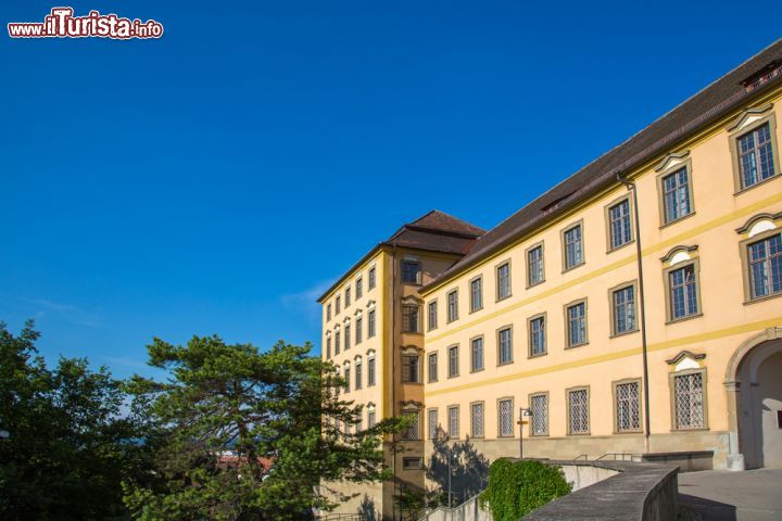 Immagine Facciata del monastero di Weingarten, Germania - L'imponente facciata dell'edificio religioso  di Weingarten che oltre a subire restauri artistici e architettonici vide anche un aumento consistente delle sue dimensioni grazie alla costruzione di nuove strutture © msgrafixx / Shutterstock.com