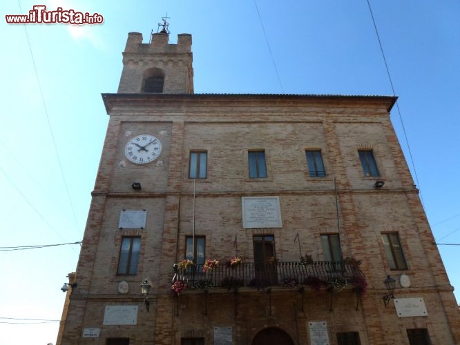 Immagine Facciata del Palazzo Comunale di Castelfidardo