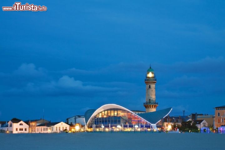 Immagine Faro a Warnemuende, Rostock, Mar Baltico - © RicoK69 / iStockphoto LP.