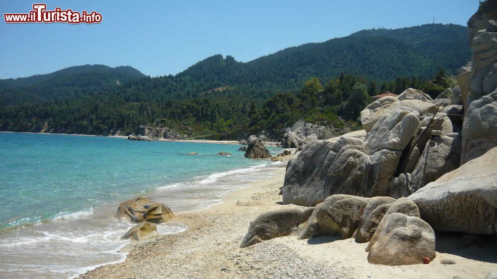 Immagine Fava Beach, la spiaggia di Sithonia in Grecia, penisola Calcidica