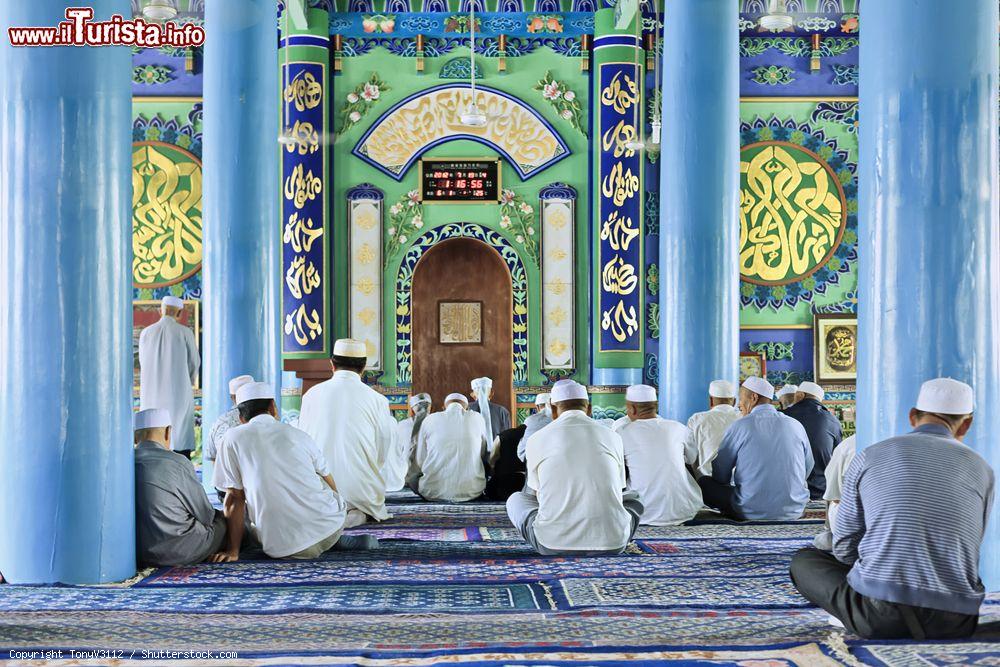 Fedeli alla Moschea Hui di  Yinchuan Cina  Gli Foto 