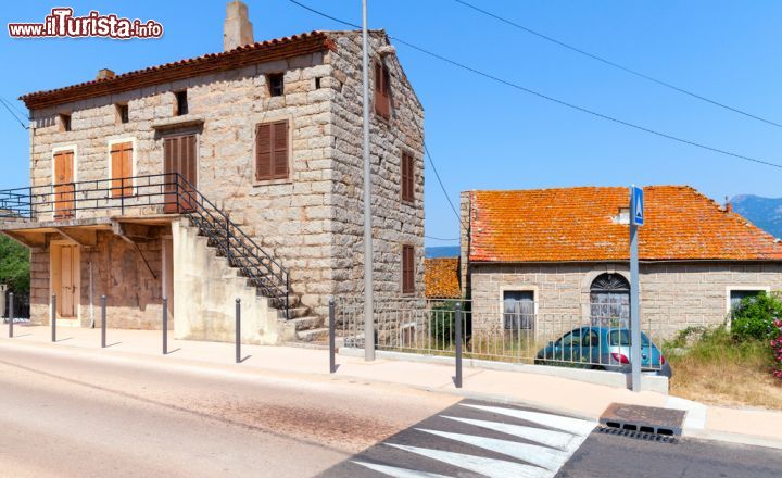 Immagine Figari, Corsica: il piccolo borgo si trova nella regione di Bonifacio, Corsica del sud