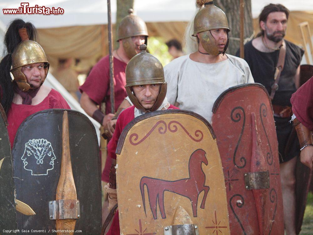 Immagine Figuranti in costume al Festival Celtico di Bondeno in Emilia-Romagna - © Gaia Conventi / Shutterstock.com