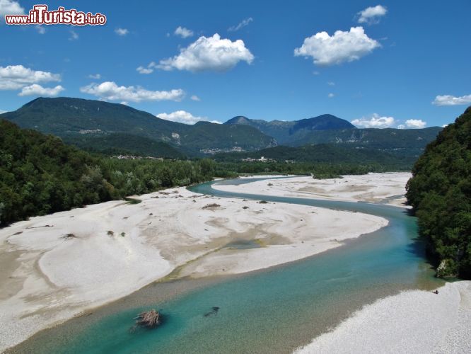 Immagine Il fiume Tagliamento poco prima di raggiungere la pianura friulana a Ragogna - © Ursula Perreten / Shutterstock.com