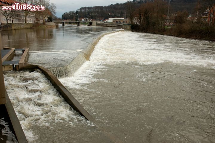 Immagine Fiume Weser a Hameln, Germania. Uno scorcio fotografico di questo fiume tedesco che attraversa la città di Hameln - © Philip Lange / Shutterstock.com