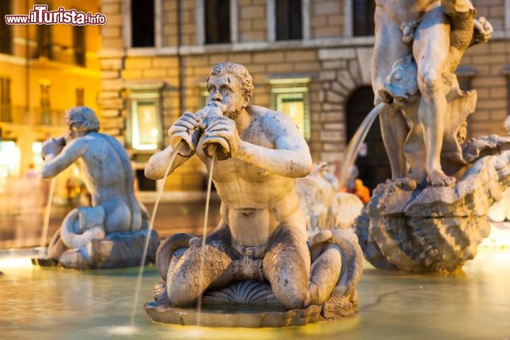 Immagine La fontana del Moro e i suoi tritoni a Piazza Navona, Roma - © l i g h t p o e t / shutterstock.com