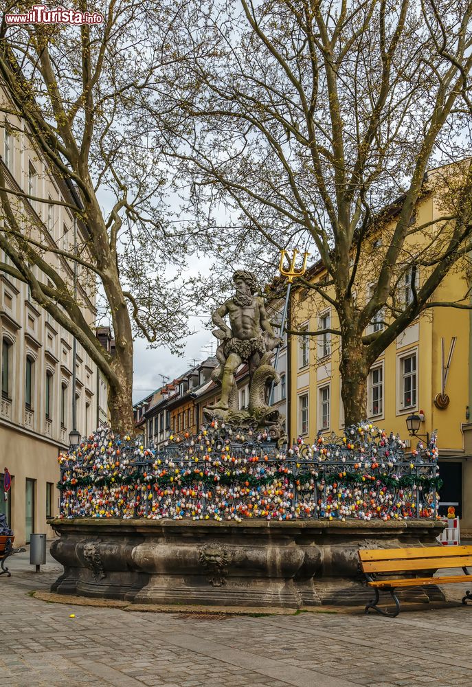 Immagine Fontana del Nettuno al mercato di Bamberga, Germania.