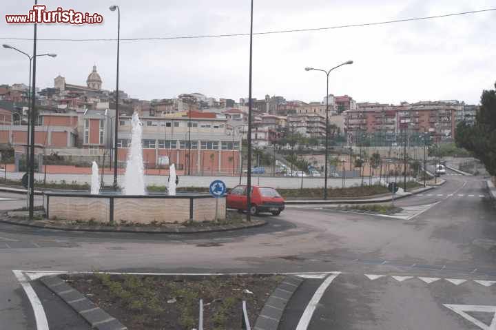 Immagine Fontana e centro di Misterbianco in Sicilia