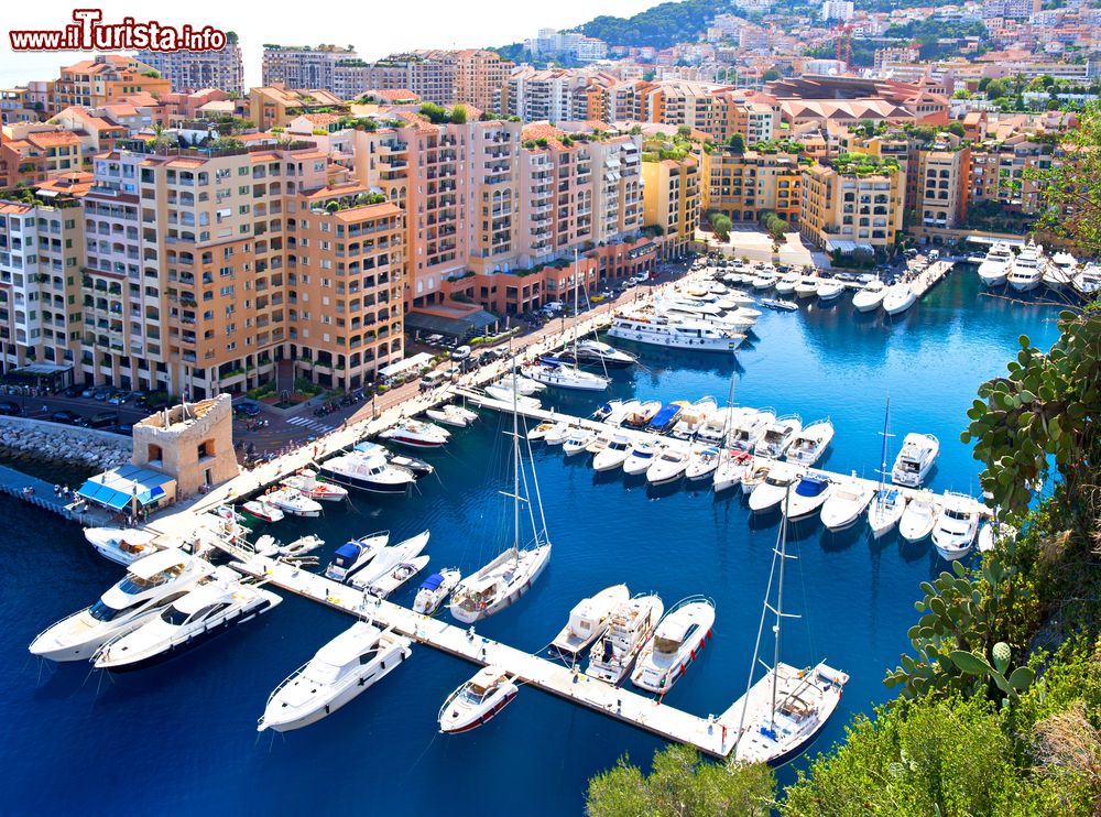 Immagine Fontvieille, uno dei dieci quartieri di Monte Carlo. E' stata costruita sul mare a partire dagli anni Settanta su progetto dell'architetto italiano Manfredi Nicoletti.