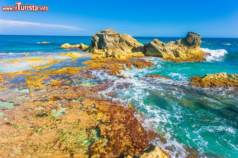 Immagine Formazioni rocciose a Punta Sur sull'Isla Mujeres, Messico.