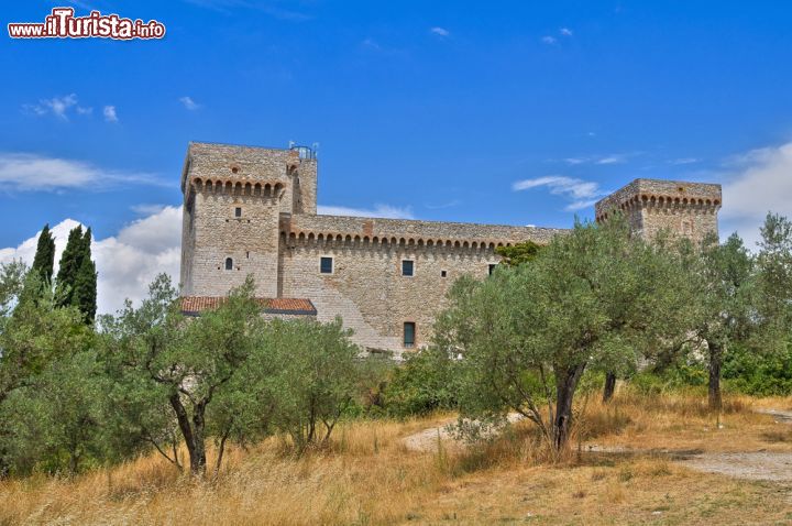 Immagine Il Forte Albornoz, il famoso castello di Narni in Umbria - © Mi.Ti. / Shutterstock.com