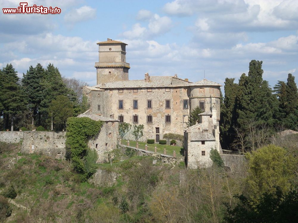 Immagine Vista generale della fortezza della Madonna di Castel Viscardo in Umbria - © LPLT - CC BY-SA 3.0, Wikipedia