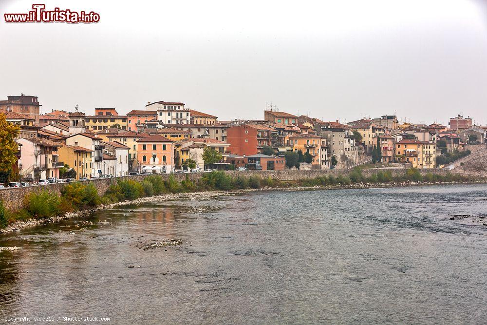 Immagine Foschia lungo il fiume Adige nella cittadina di Pescantina, provincia di Verona (Veneto) - © saad315 / Shutterstock.com