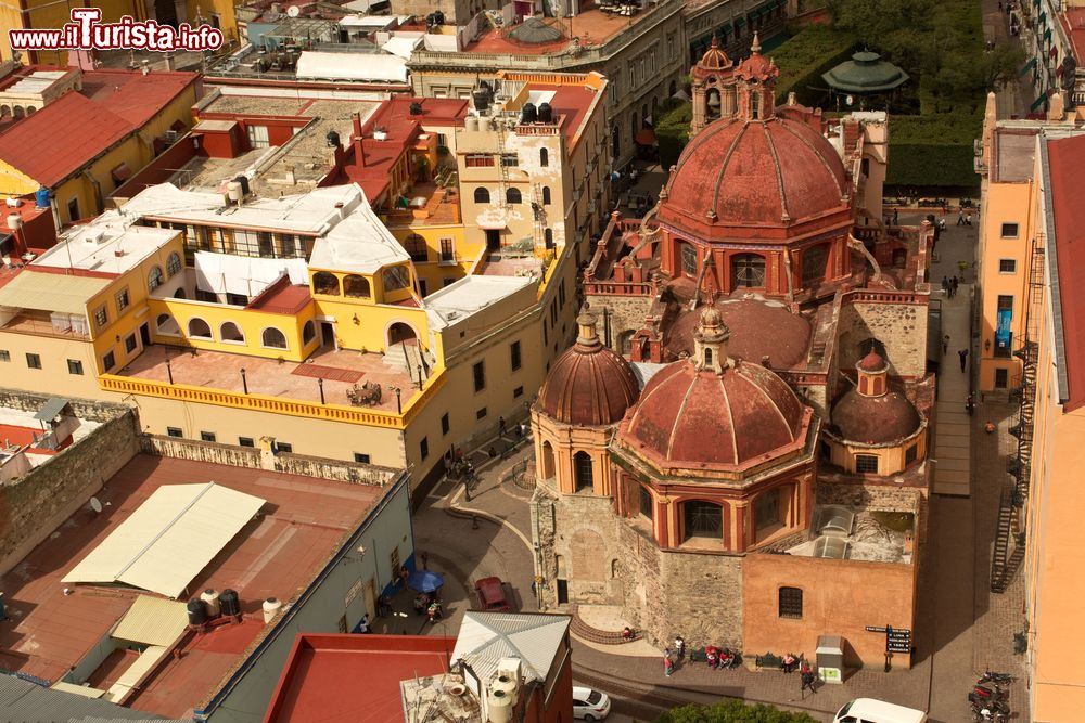 Immagine Fotografia aerea della cattedrale di Guanajuato, Messico.