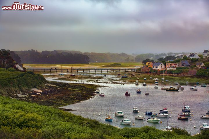 Immagine Fotografia di Le Conquet, Francia - Esclusi i dipartimenti d'oltremare, Le Conquet è il Comune più occidentale della Francia continentale © Rolf E. Staerk / Shutterstock.com