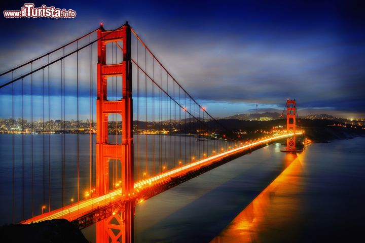 Immagine Fotografia notturna del Golden Gate a San Francisco (USA).