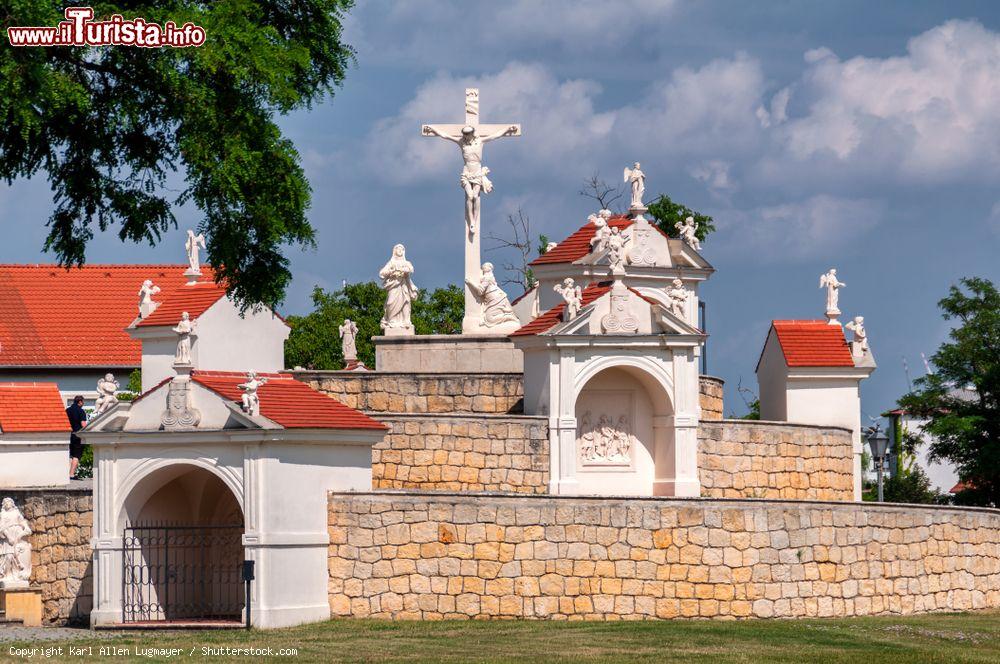 Immagine Frauenkirchen, Austria: il Calvario meta di pellegrinaggi nel Burgenland - © Karl Allen Lugmayer / Shutterstock.com