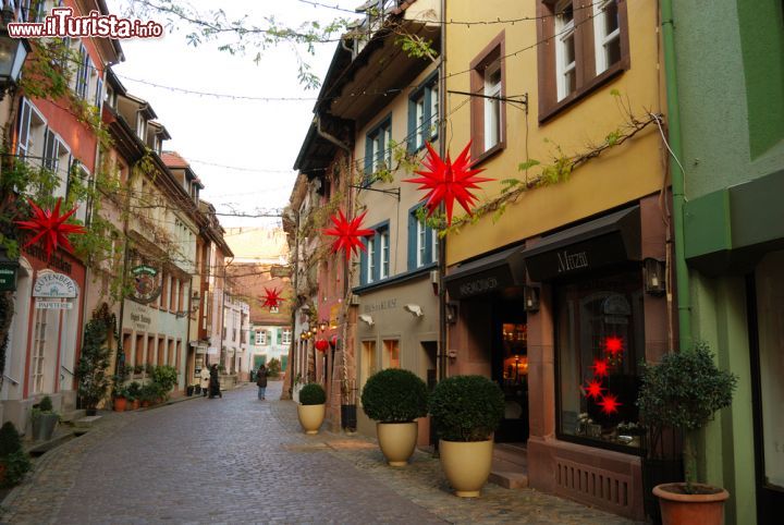 Immagine Una strada del centro storcio di Friburgo in Bresgovia. La città tedesca è gemellata con la nostra Padova - foto © Yuriy Davats / Shutterstock.com