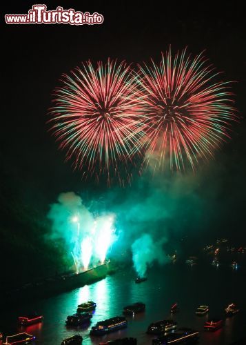 Immagine Fuochi artificiali Reno in fiamme, Germania - © Circumnavigation/ Shutterstock.com