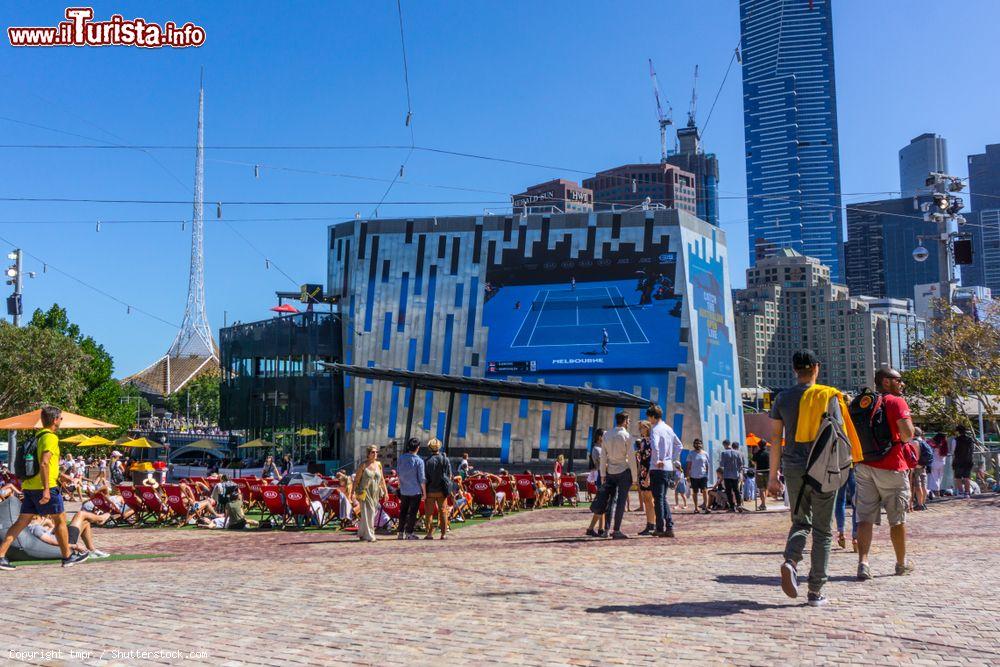 Immagine Gente a passeggio nel centro di Melbourne, Australia - © tmpr / Shutterstock.com