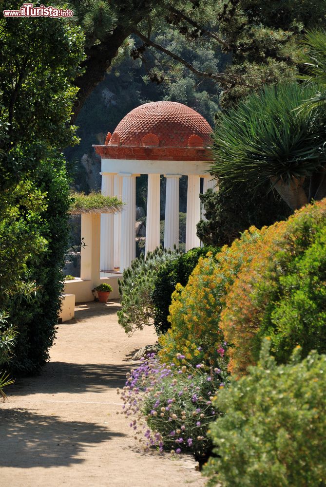 Immagine Giardini a Blanes, Costa Brava, Spagna. In questa città spagnola si possono visitare i giardini botanici di Mar i Murtra e di Pinya Rosa.