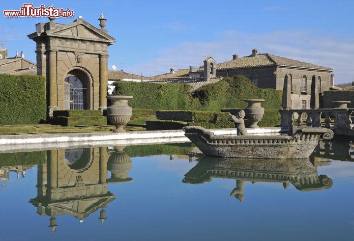 Immagine Un particolare del raffinato giardino manieristico di Villa Lante presso Bagnaia (Viterbo).