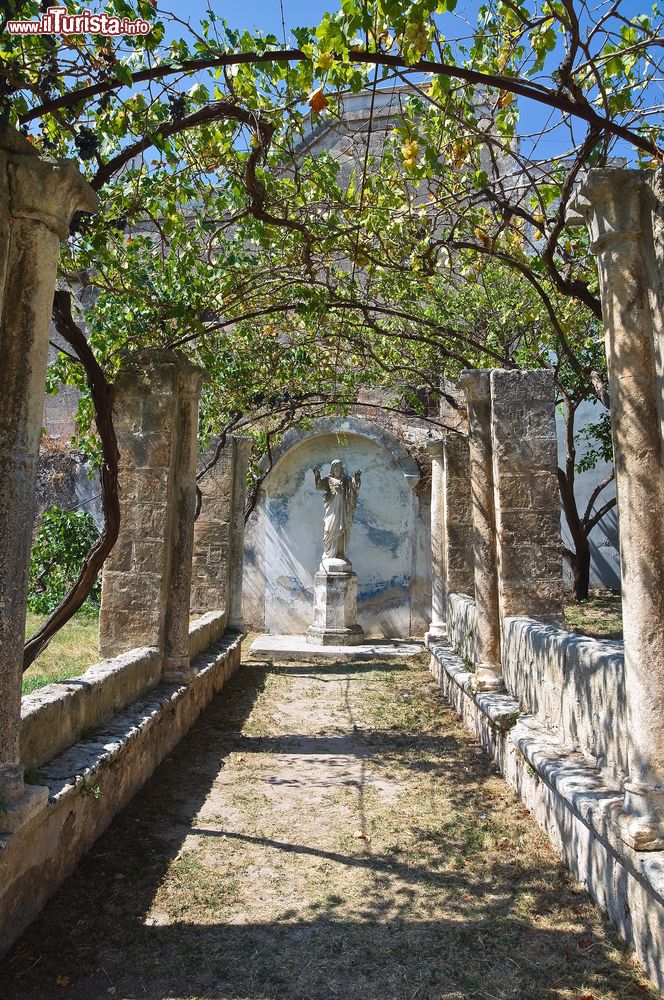 Immagine Giardino mediterraneo dentro al Castello di Grottaglie in Puglia