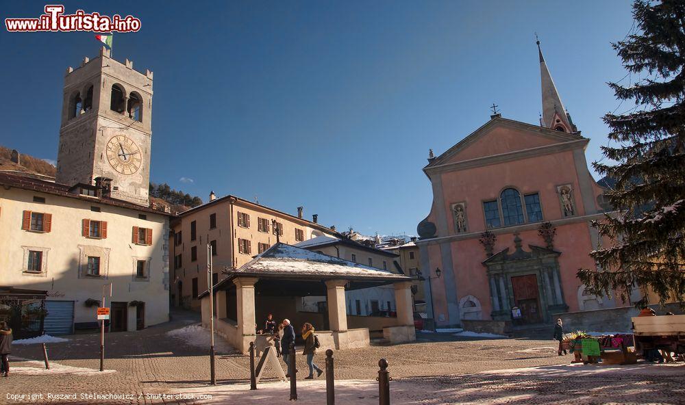 Immagine Gli edifici storici del centro medievale di Bormio - © Ryszard Stelmachowicz / Shutterstock.com