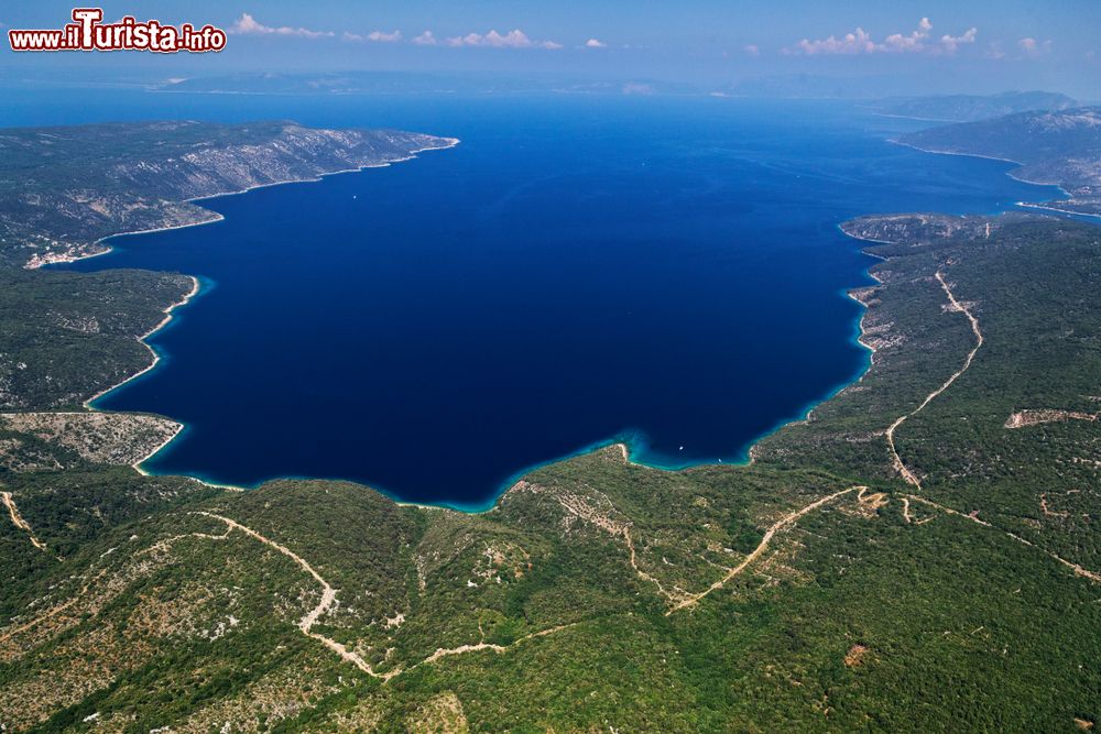 Immagine Golfo del Quarnero: veduta aerea dell'isola di Cherso (Cres)