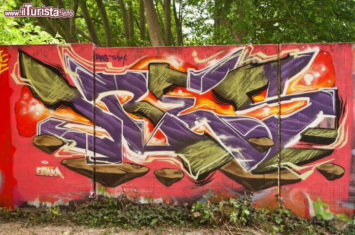 Immagine Graffiti durante il Bozar Graffiti Festival a Mulhouse, Francia - © 286320203 / Shutterstock.com