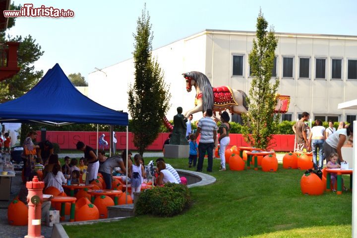 Immagine Il Chicco Village di Grandate: del complesso fa parte il Giardino delle Meraviglie e il Museo del Cavallo Giocattolo