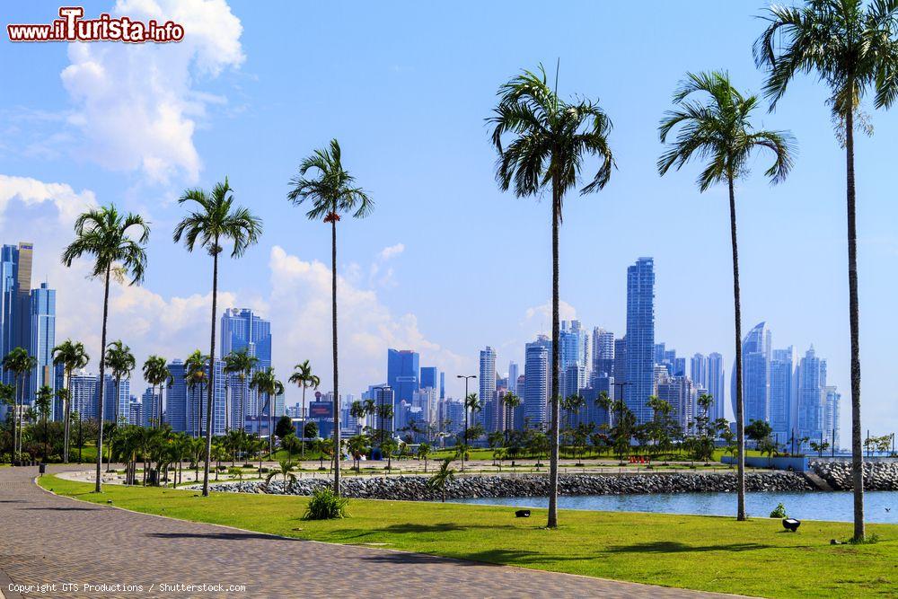 Immagine Grattacieli a Panama City, Panama, America Centrale. La popolazione della metropoli si aggira sui 1.440.000 abitanti - © GTS Productions / Shutterstock.com
