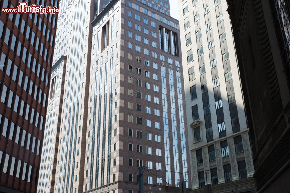 Immagine Grattacieli visti dal basso nel cuore di Pittsburgh, Pennsylvania (USA).