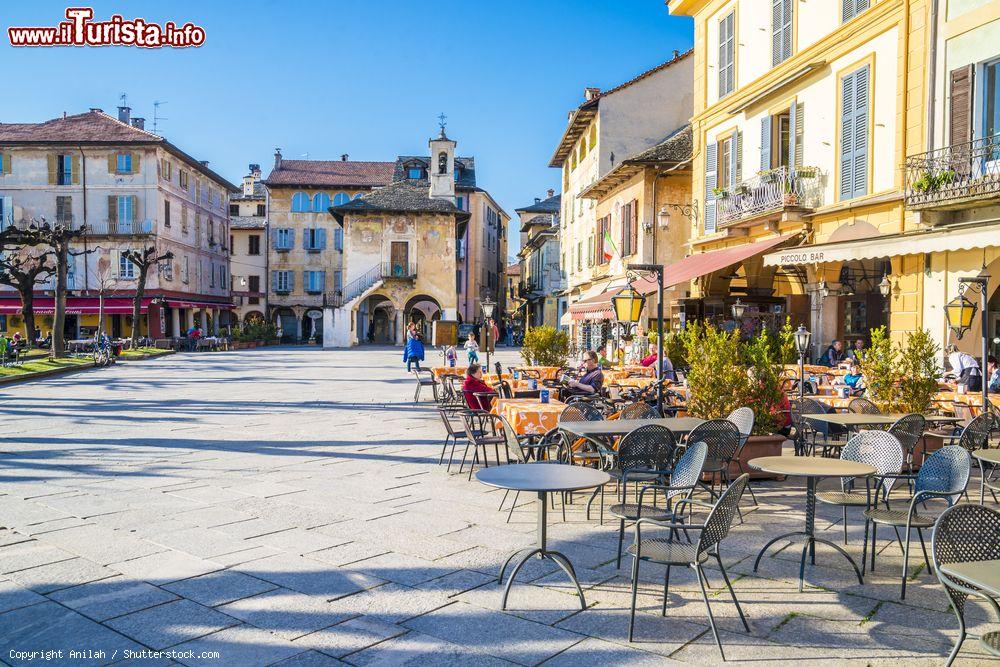 Immagine Una graziosa veduta d'insieme del centro di Orta San Giulio, Piemonte, Italia. Questa piccola località del nord Italia è situata nelle vicinanze del più grande Lago Maggiore - © Anilah / Shutterstock.com