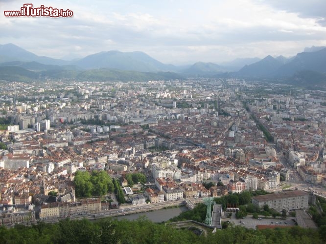 Immagine Panorama di Grenoble visto dalla Bastiglia.
