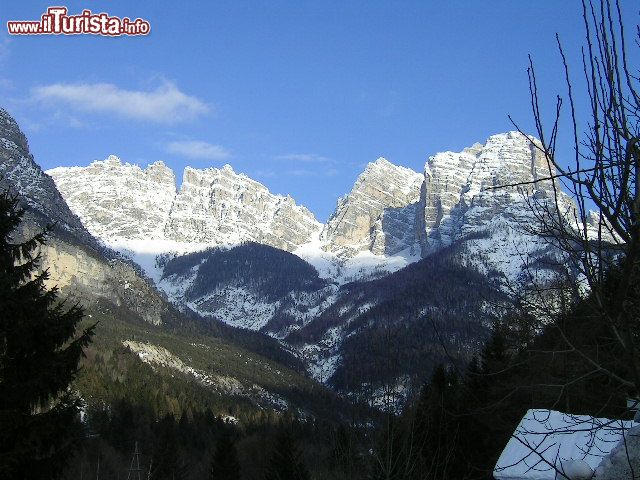 Immagine Il gruppo del Bosconero fotografati da Forno di Zoldo in Veneto - © Piave - it.wikipedia - CC BY-SA 3.0,