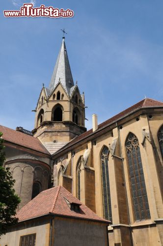 Immagine Guglia della chiesa di Nostra Signora dell'Assunzione a Rouffach, Alsazia (Francia) - © 140569054 / Shutterstock.com