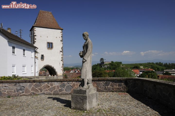 Immagine Hagenbachturm a Breisach am Rhein, Germania: utilizzata un tempo come prigione, questa torre prese il nome dal governatore della Borgogna Hagenbach che vi fu imprigionato nel 1474 - © 93323017 / Shutterstock.com