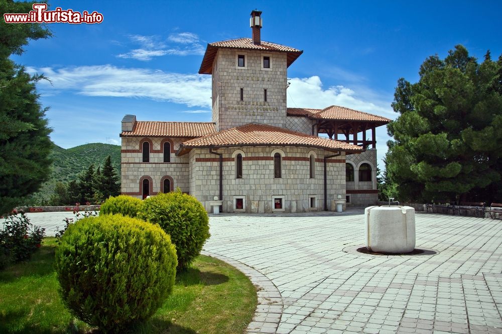 Immagine Hertsegovachka Gracanica, il monastero serbo ortodosso di Trebinje (Bosnia Erzegovina). Costruito nel 2000 riprende il modello del monastero di Gracanica in Kosovo.