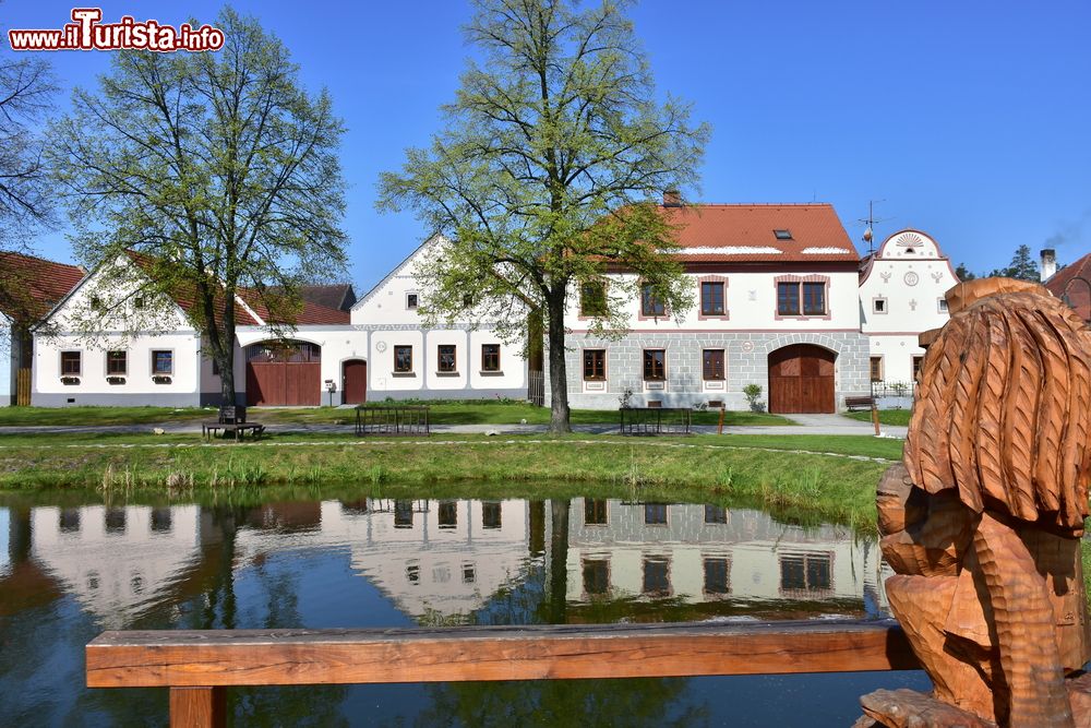 Immagine Holasovice il Villaggio UNESCO in Boemia, Repubblica Ceca