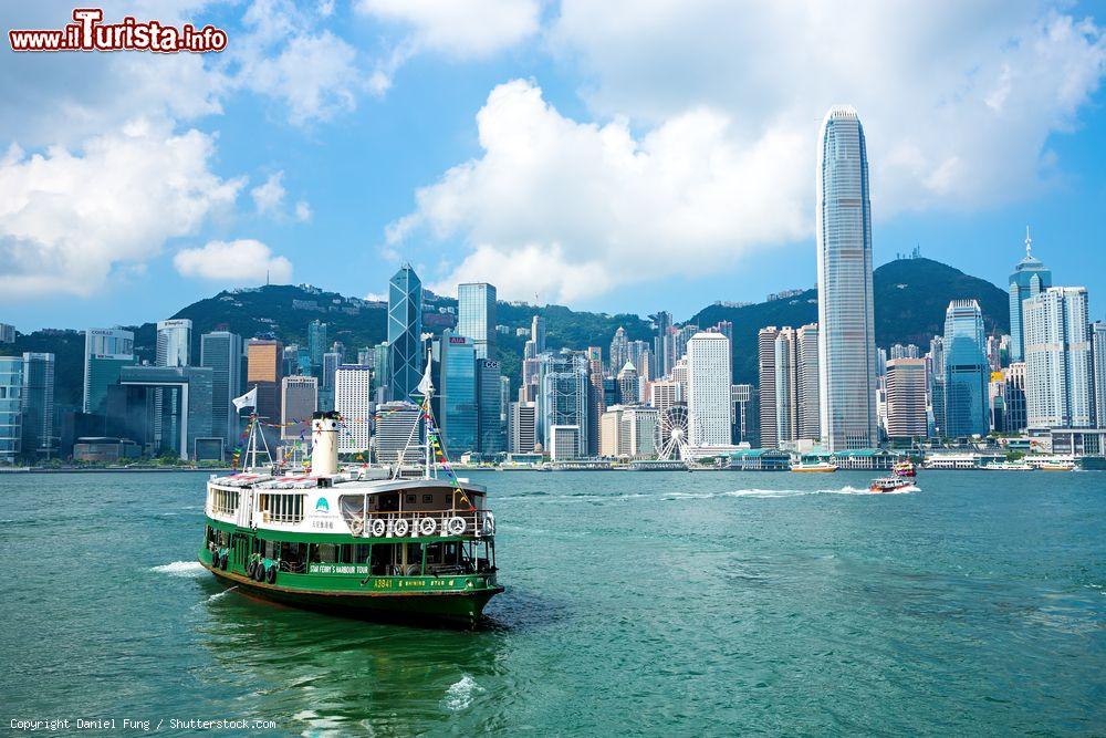 Immagine L'Hong Kong International Finance Centre 2 misura 415 metri ed è stato costruito nel 2003. Oggi è uno dei simboli della città asiatica - © Daniel Fung / Shutterstock.com