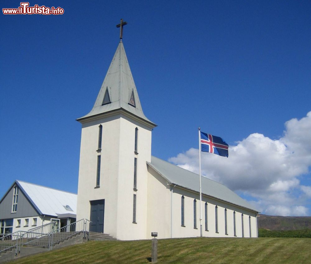 Immagine Hvammstangakirkja, la chiesa principale di Hvammstangi in Islanda, datata 1882. - © Eysteinn Guðni Guðnason, CC BY-SA 3.0, Wikipedia