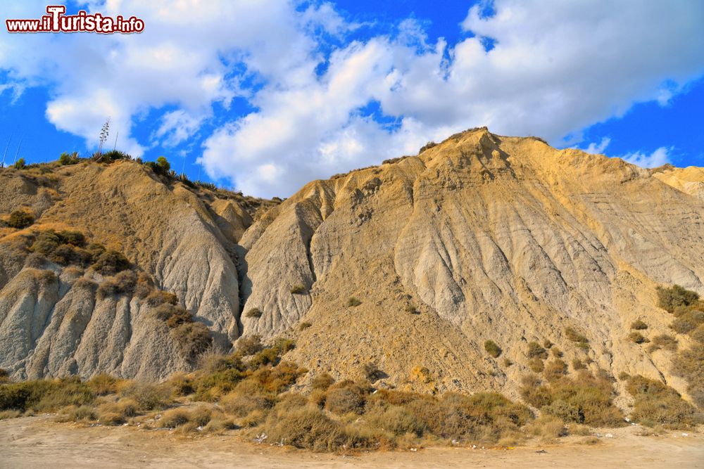 Immagine I calanchi della Spiaggia di Marianello nel centro-ovest di Licata in Sicilia