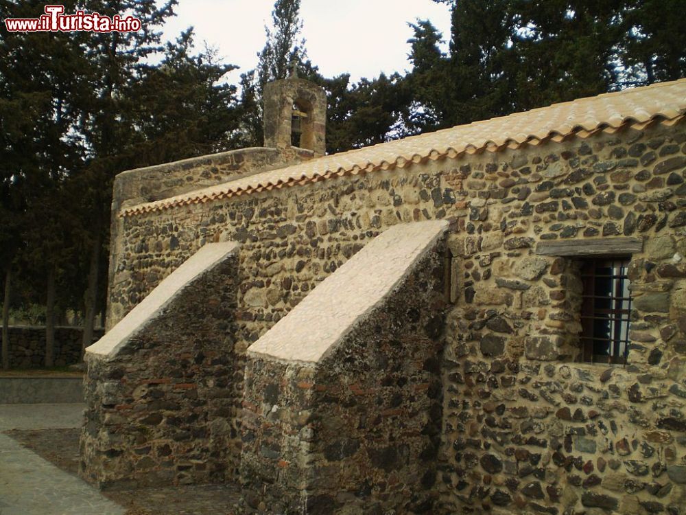 Immagine I contrafforti dell'antica chiesa di San Giovanni a Zerfaliu di Oristano - © Cristiano Cani - CC BY 2.0, Wikipedia