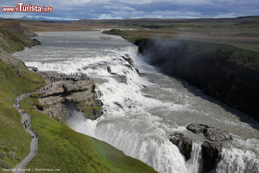 Immagine I due salti del fiume Hvita che formani la Cascata Gullfoss in Islanda. - © MicheleB / Shutterstock.com