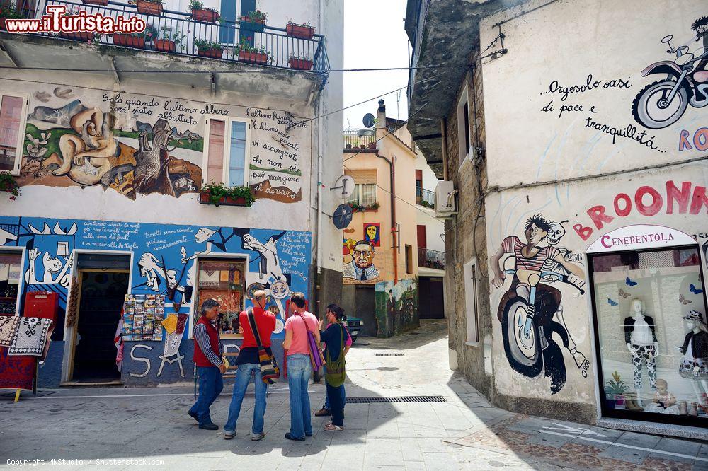 Immagine I famosi Murales di Orgosolo in Barbagia, Sardegna - © MNStudio / Shutterstock.com