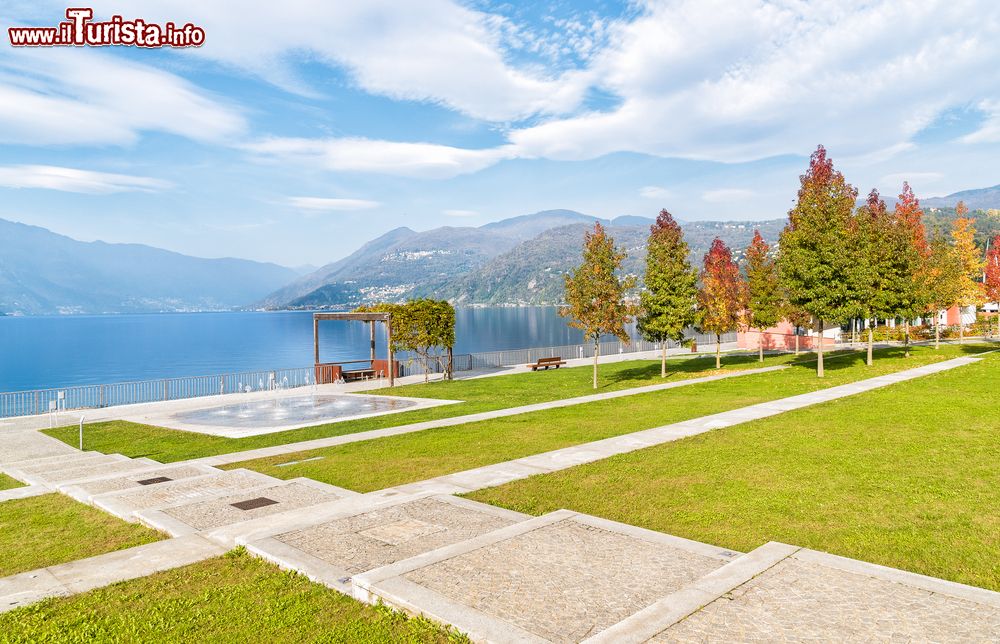 Immagine I giardini sul Lago Maggiore di Luino in Lombardia