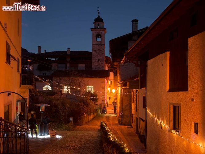 Immagine I mercatini di Natale a Cimego, in Trentino - © www.visitchiese.it