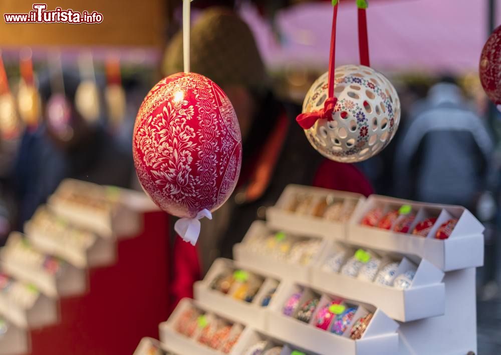 Immagine I mercatini di Pasqua in centro a Lugano in Svizzera - © WhiteHaven / Shutterstock.com