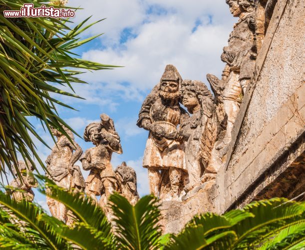 Immagine I mostri di VIlla Palagonia, le statue grottesche di Bagheria, in Sicilia